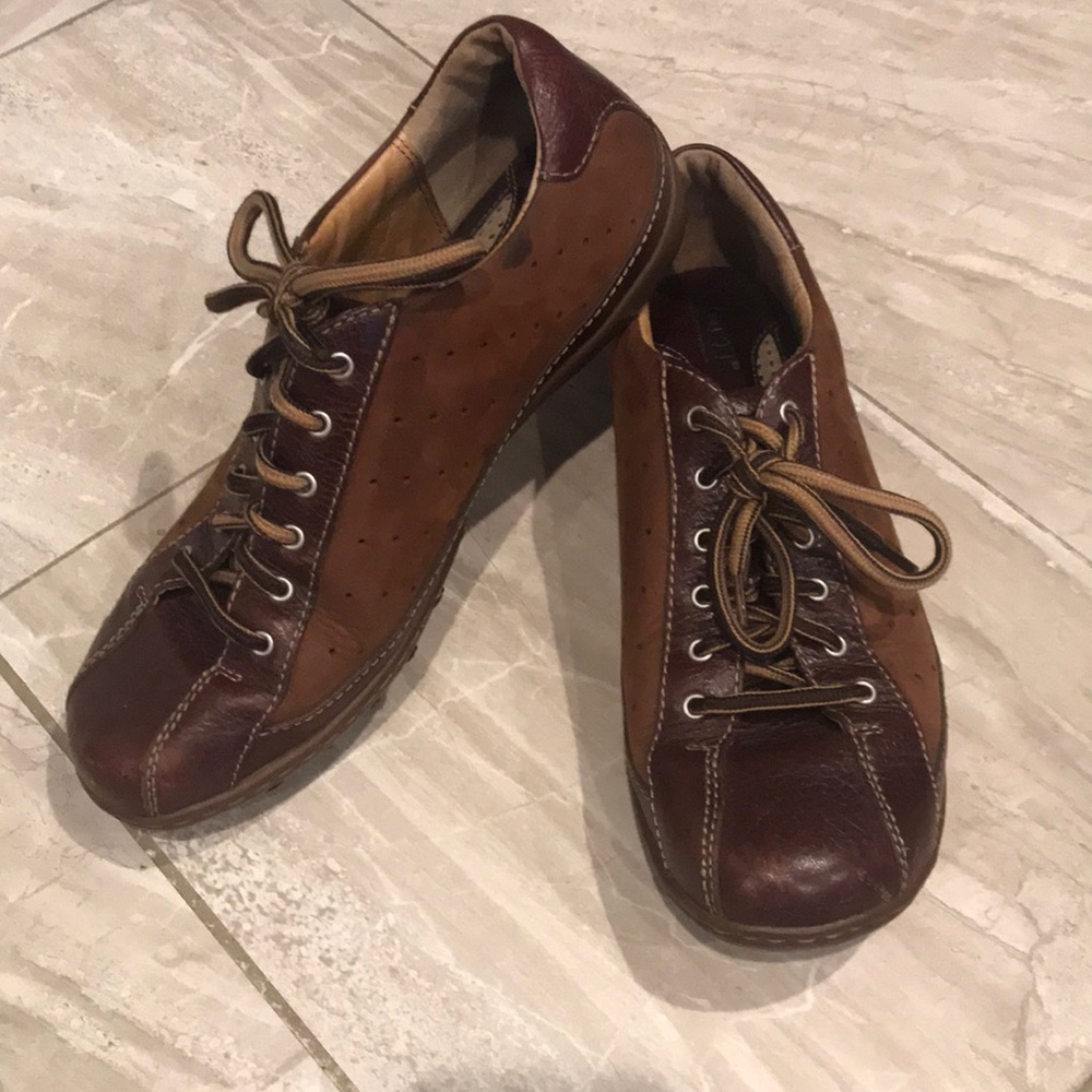 Women's Born  Brown Leather Oxfords Sneakers